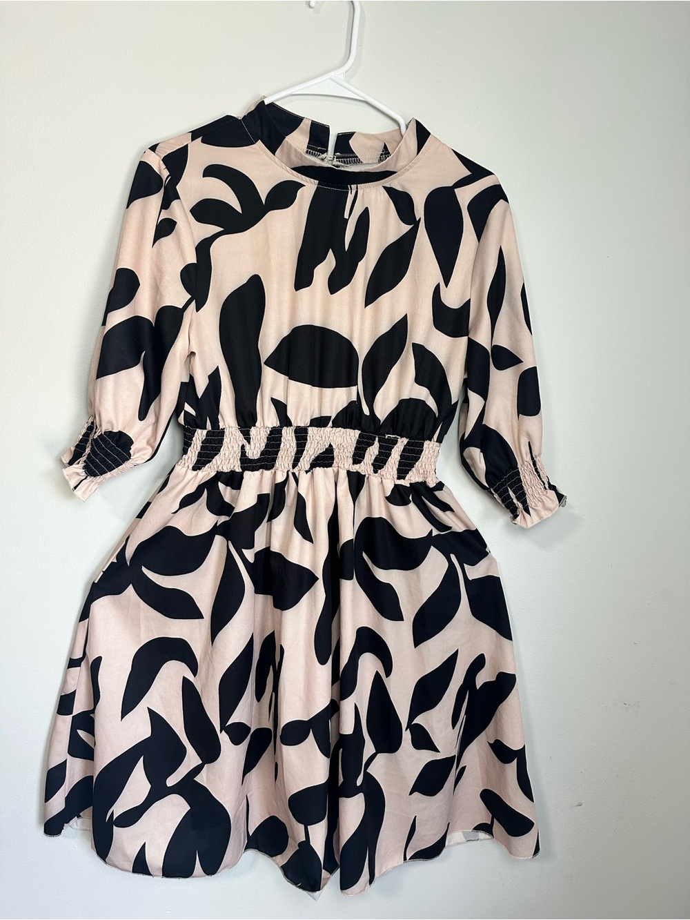 SHEIN Beige and Black Leaf-Print Smocked Waist Dress